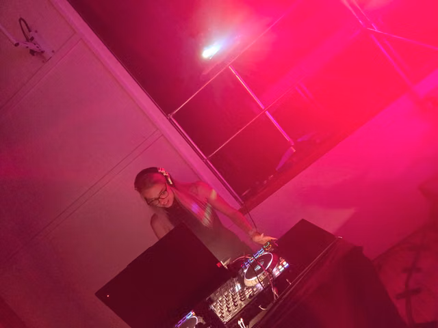 Foto um 00:29 öffnen